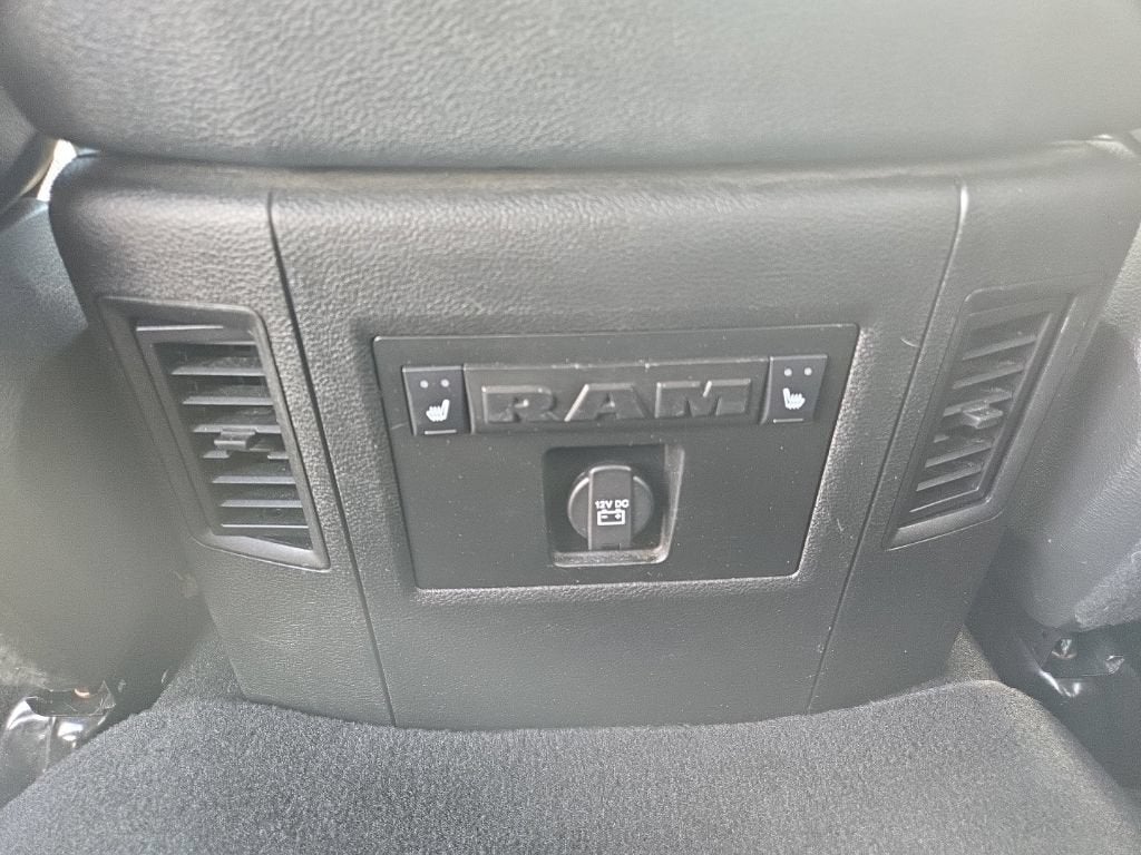 2018 RAM 1500 Laramie Crew Cab 4x4 5'7" Box