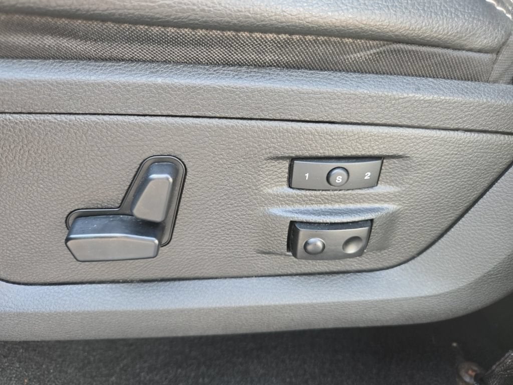 2018 RAM 1500 Laramie Crew Cab 4x4 5'7" Box