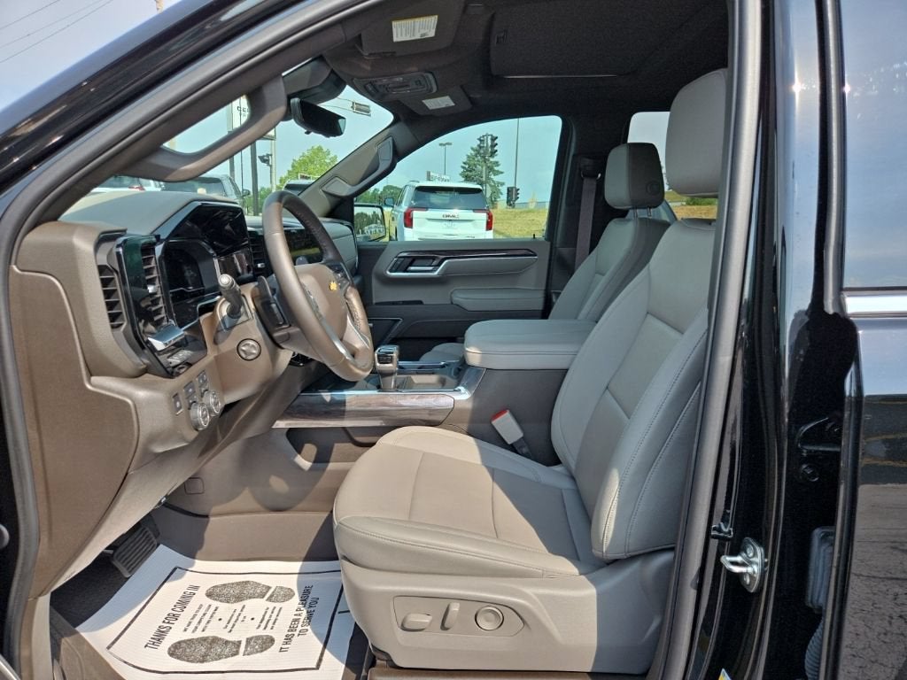 2025 Chevrolet Silverado 1500 LTZ
