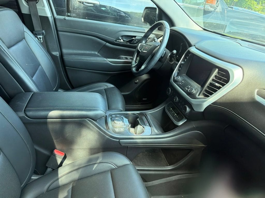 2021 GMC Acadia SLT