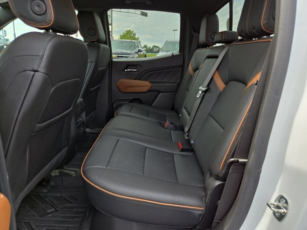2023 GMC Canyon 4WD AT4