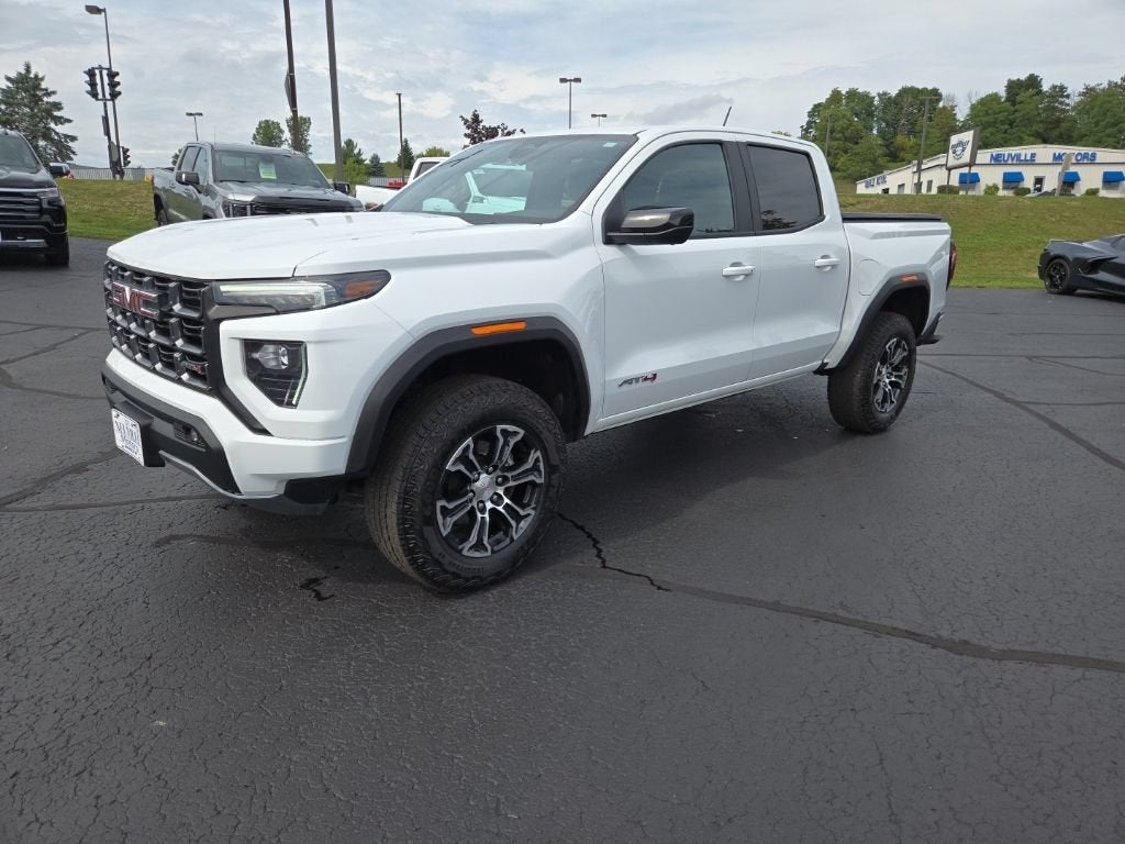 2023 GMC Canyon 4WD AT4