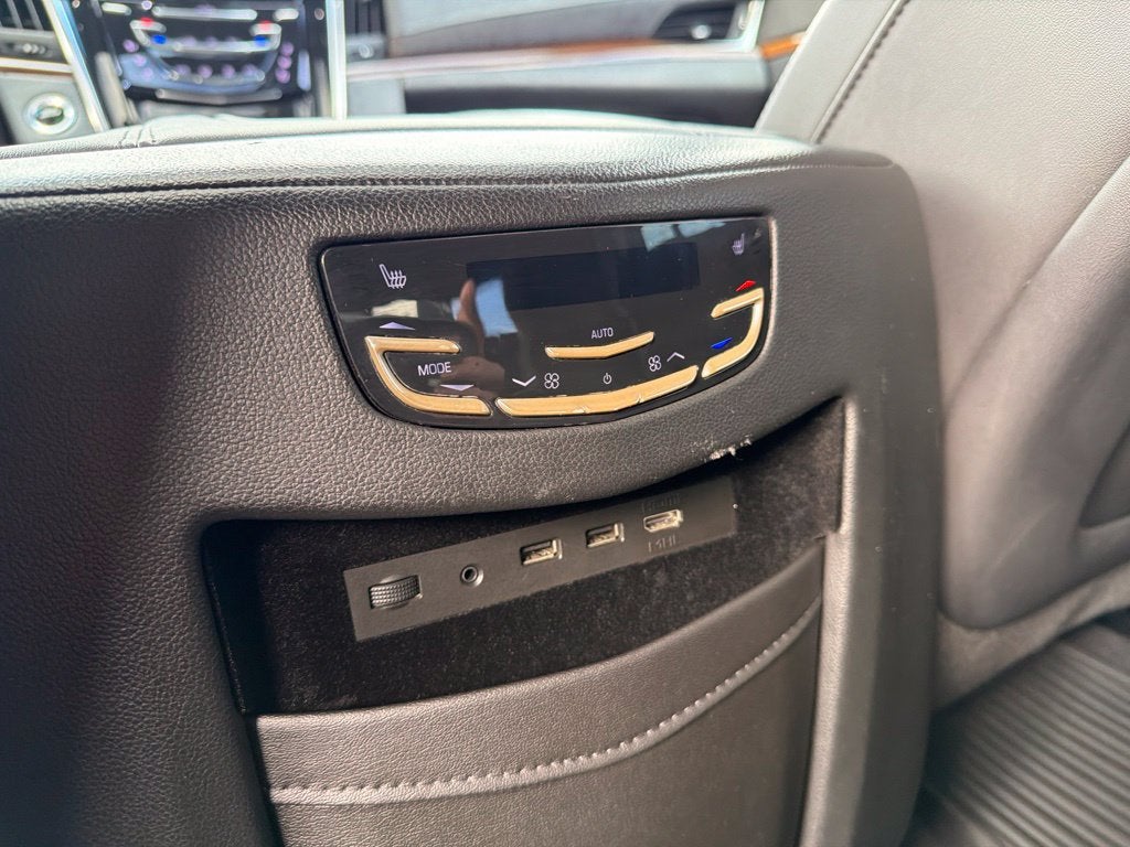 2017 Cadillac Escalade Luxury