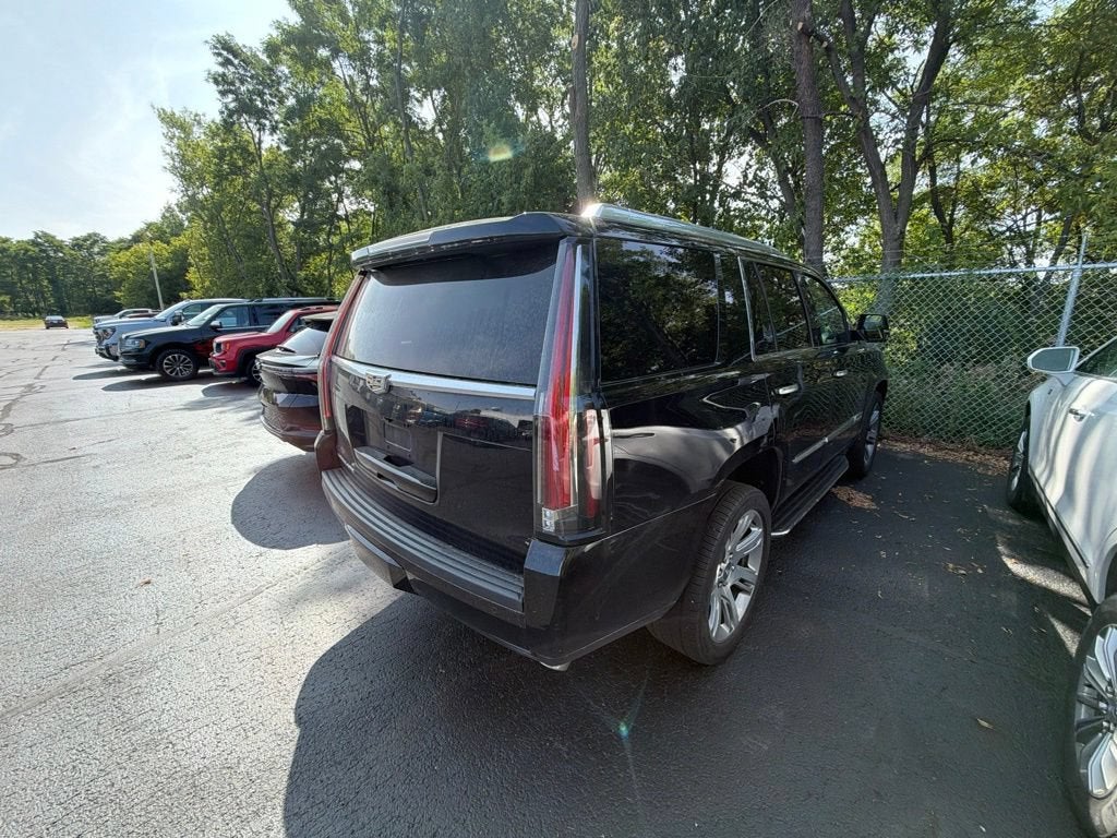 2017 Cadillac Escalade Luxury