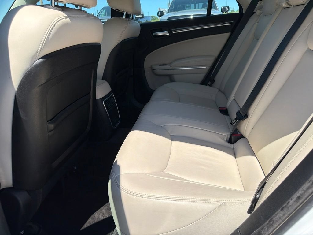 2017 Chrysler 300 Limited