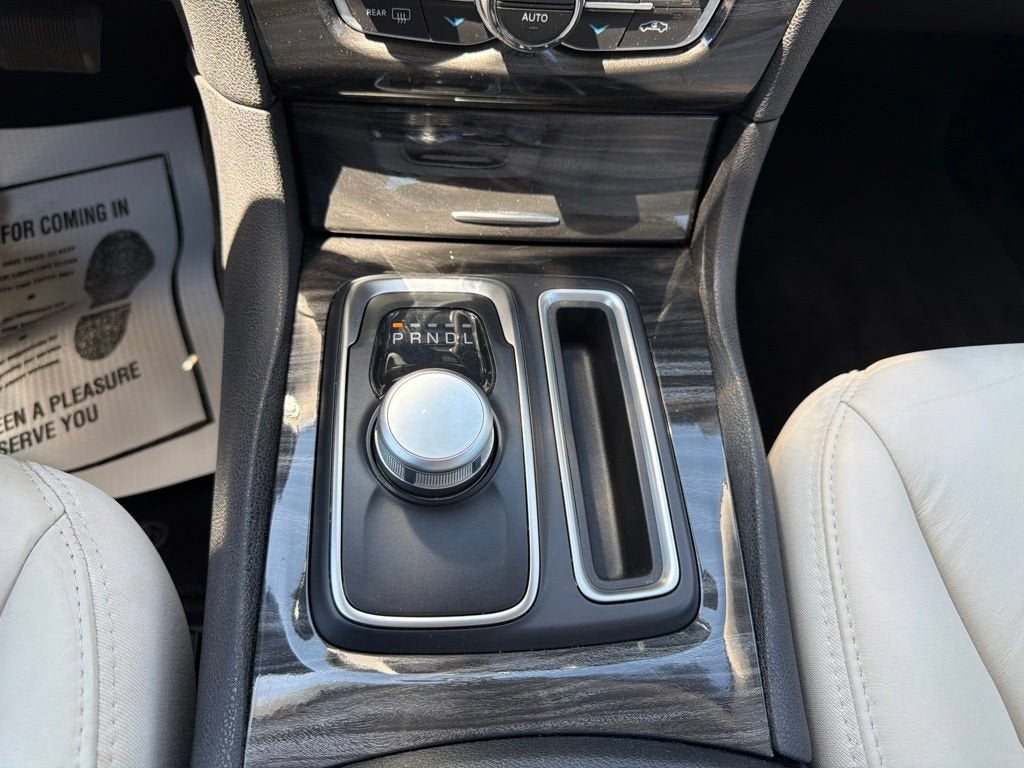 2017 Chrysler 300 Limited