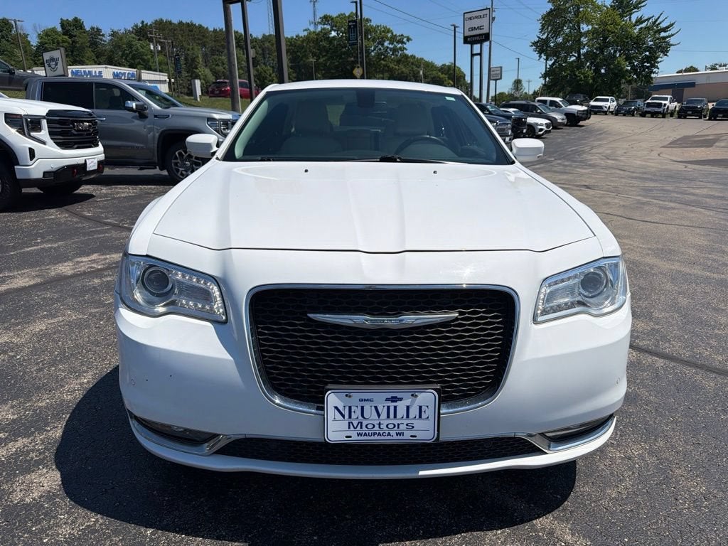 2017 Chrysler 300 Limited